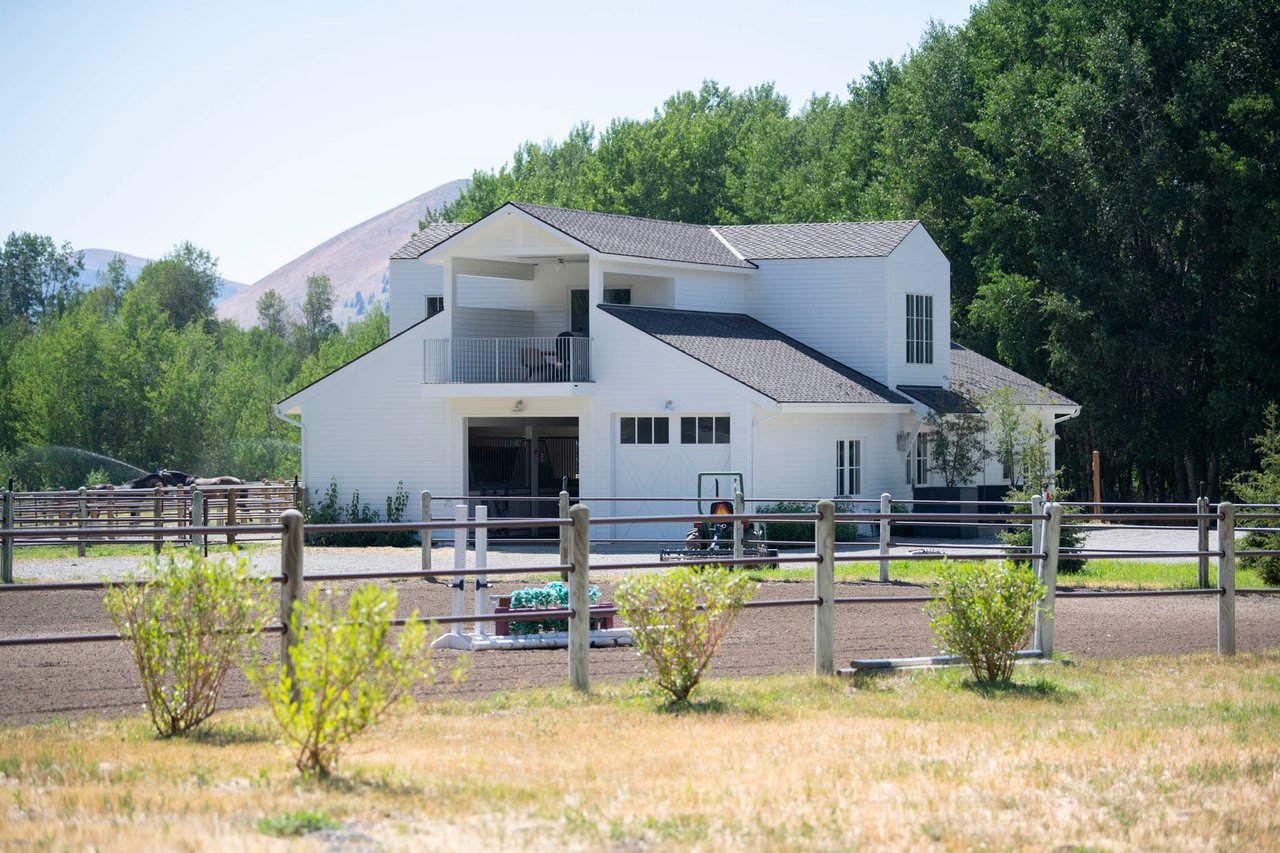 126 Hyndman View Drive