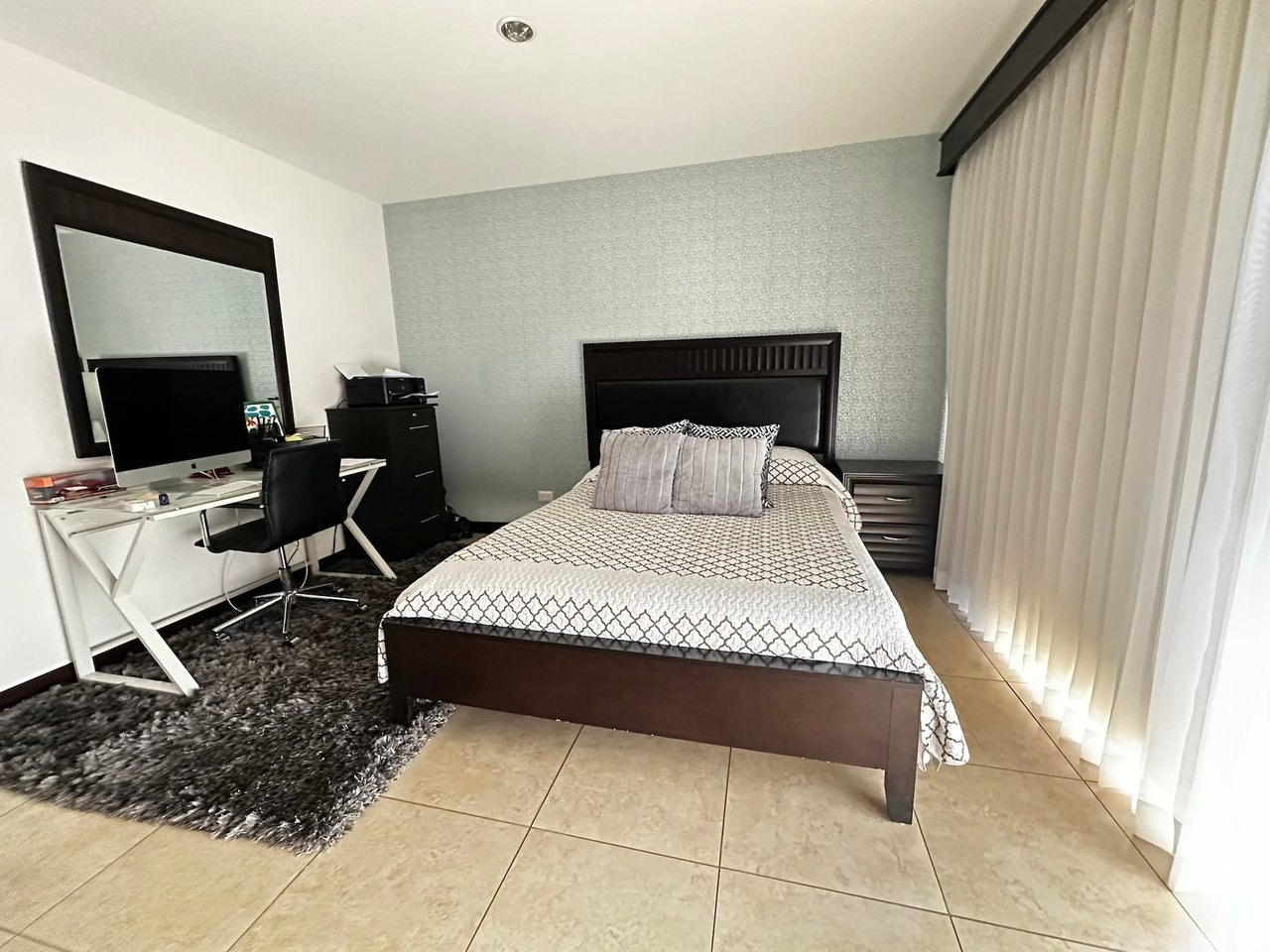 Contemporary Mountain View Home, Curridabat, San Jose