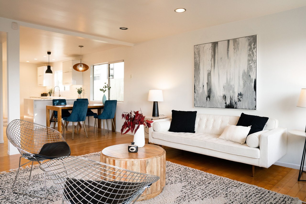 deLIGHTfull Mid Century in the Studio City "Donas"