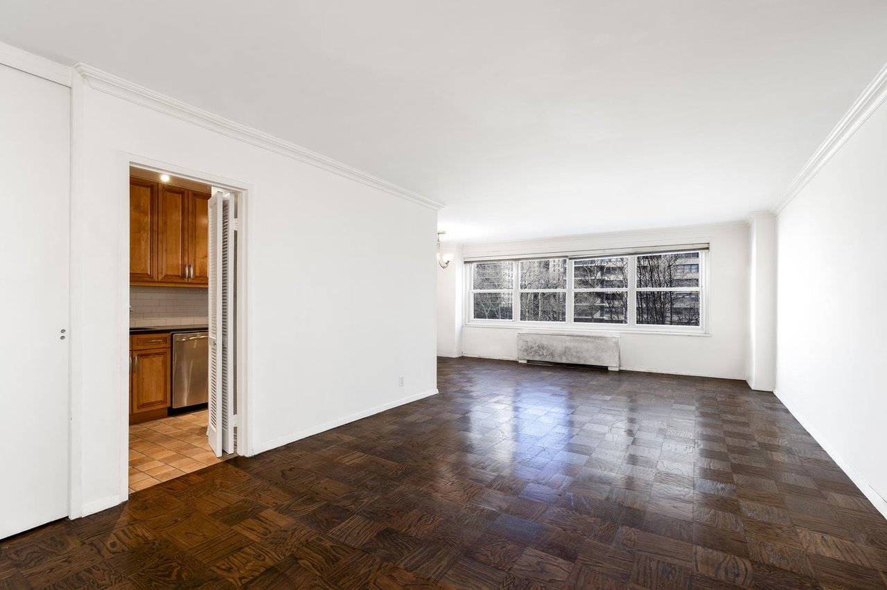 150 West End Avenue, Apt 4F