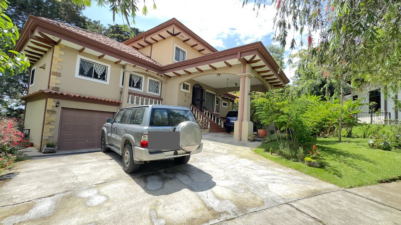 Colonial Gated Forest Home, Curridabat, San Jose