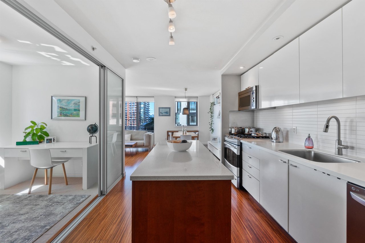 509-328 E 11th Ave