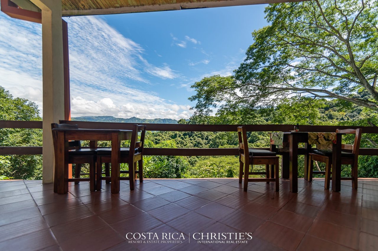 Eco-retreat and Wellness Center Amatierra