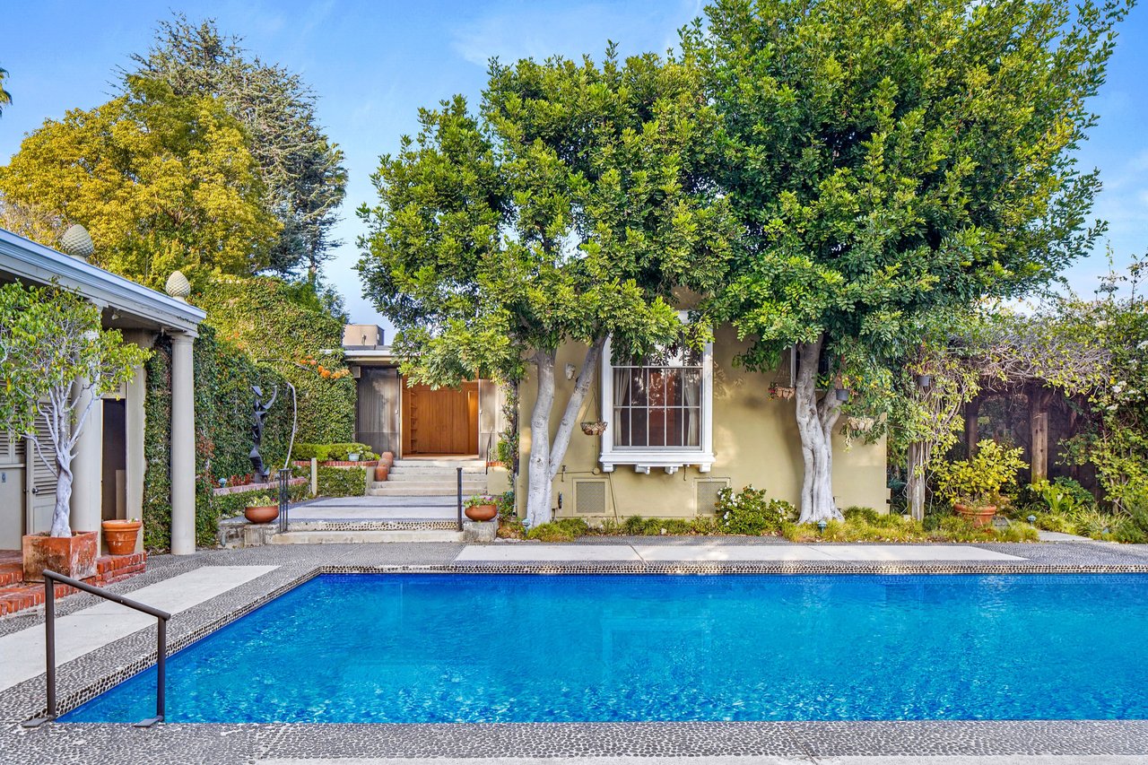 Kirk Douglas Home in Beverly Hills Sells for More Than $1 Million Over Its Asking Price