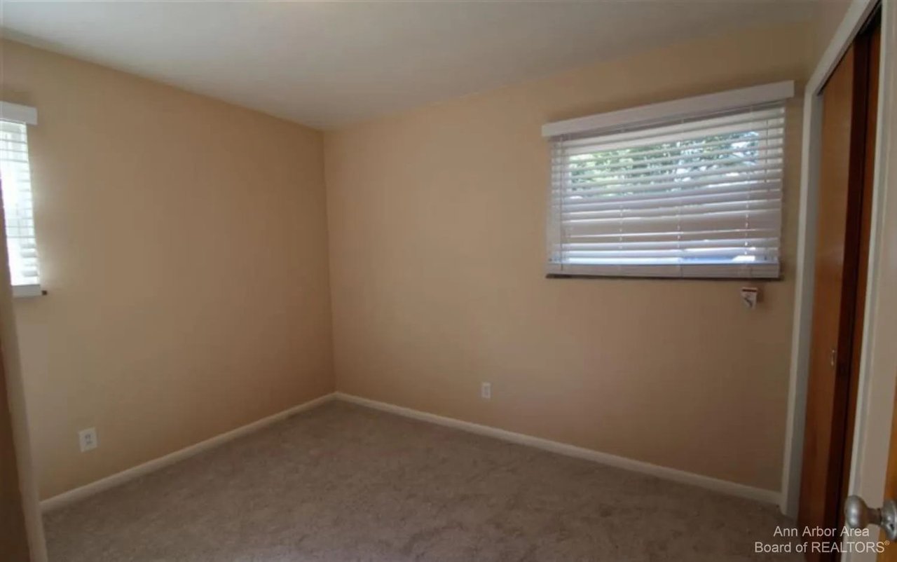 1714 Jackson Ave, Ann Arbor, MI 48103