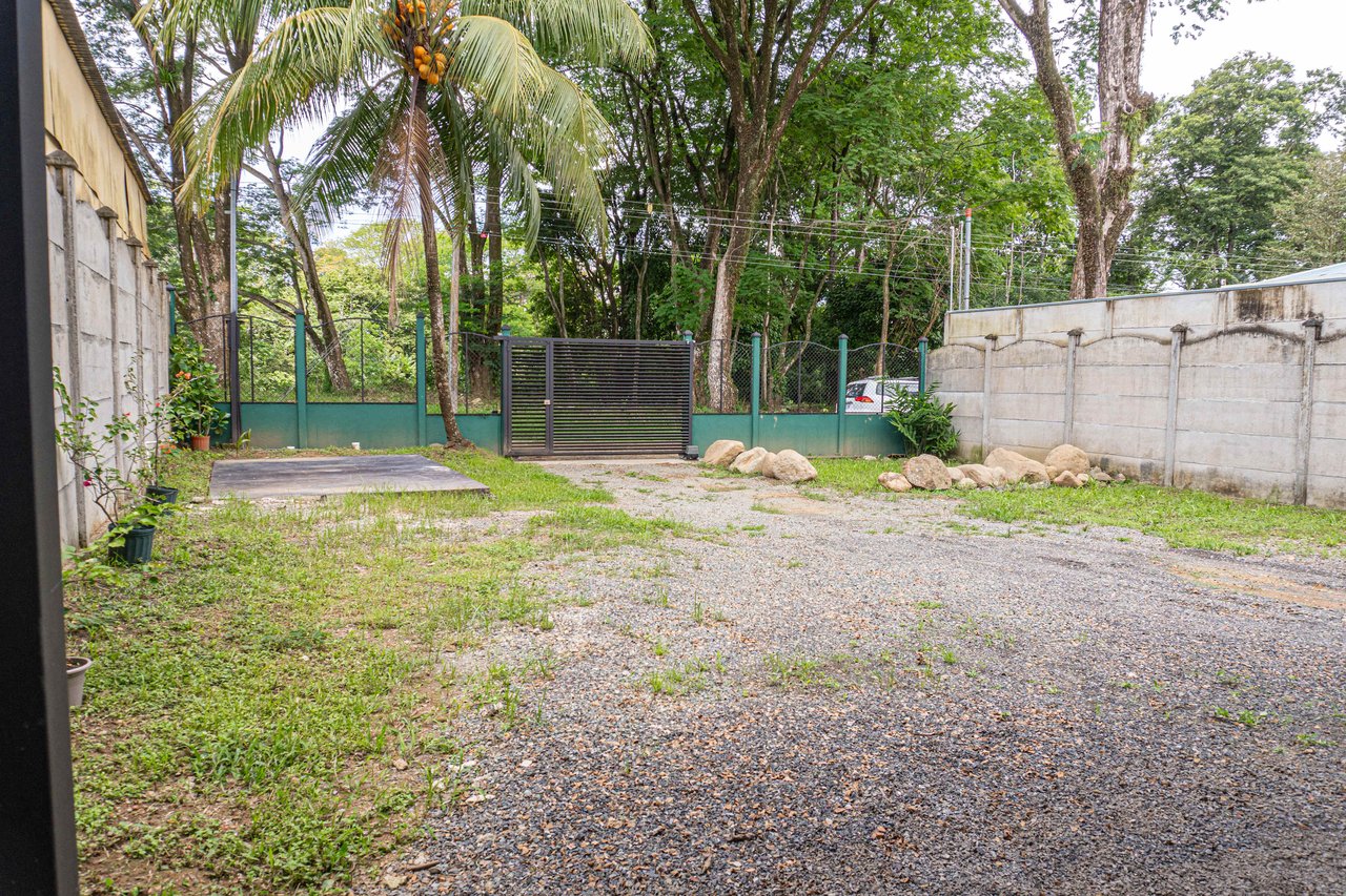 Charming and Affordable 1-bedroom home in Uvita