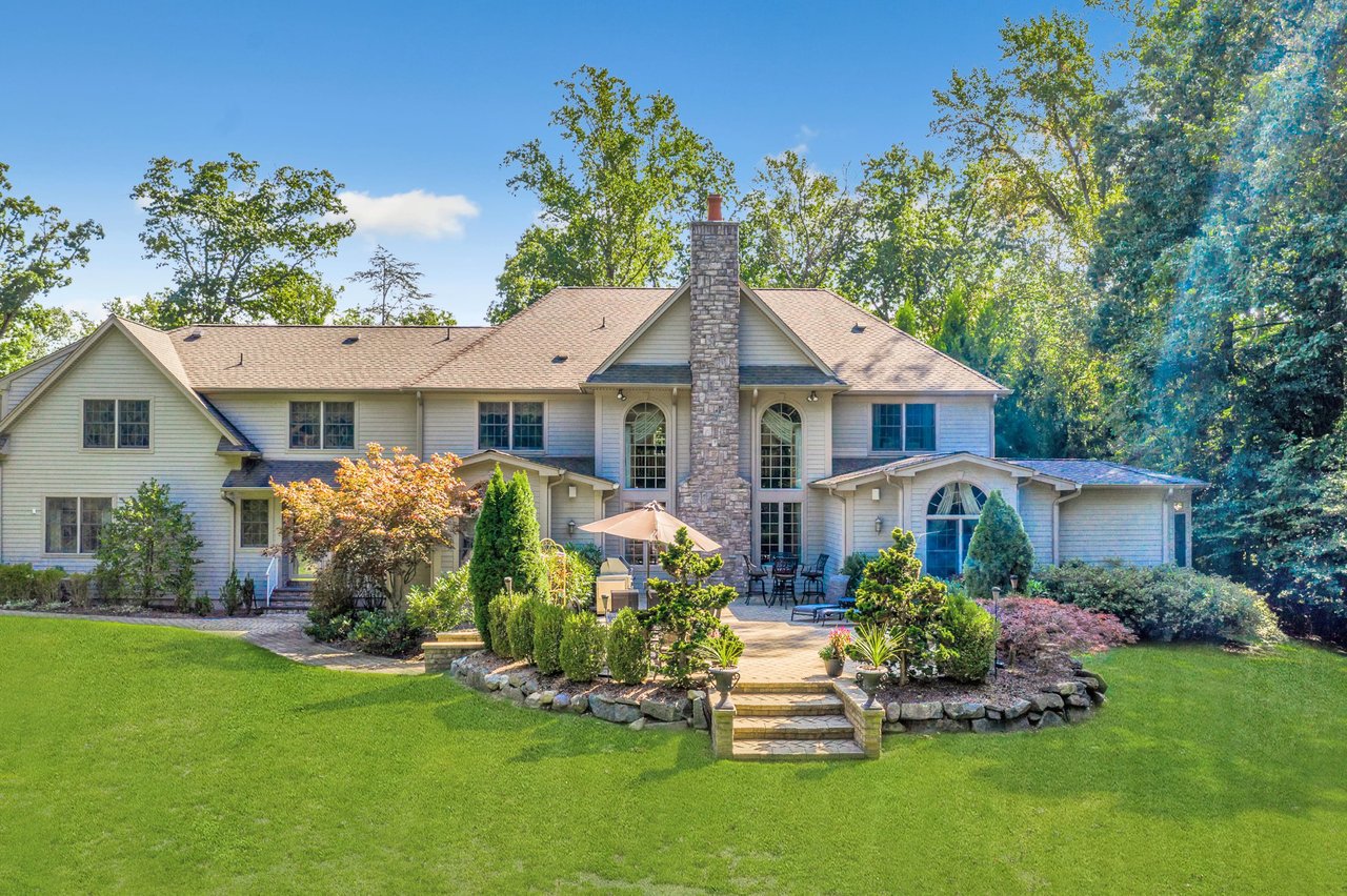 8 Glenbrook Drive