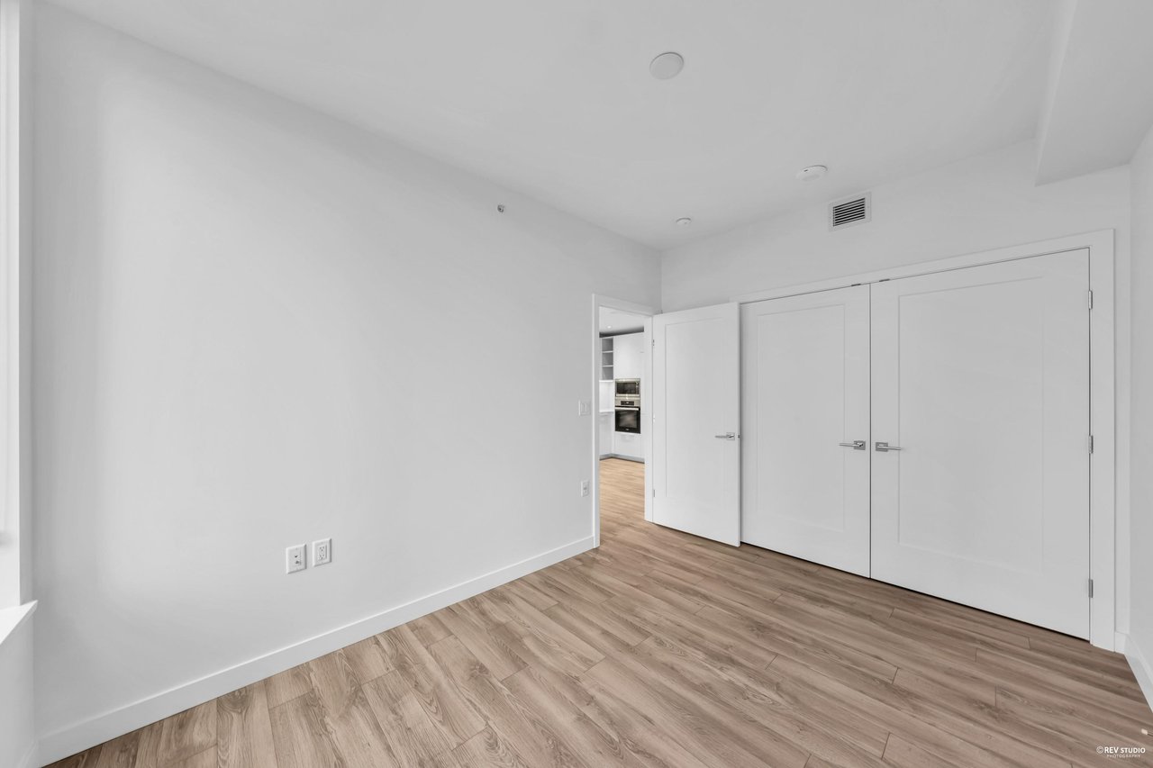 805-6699 Dunblane Ave