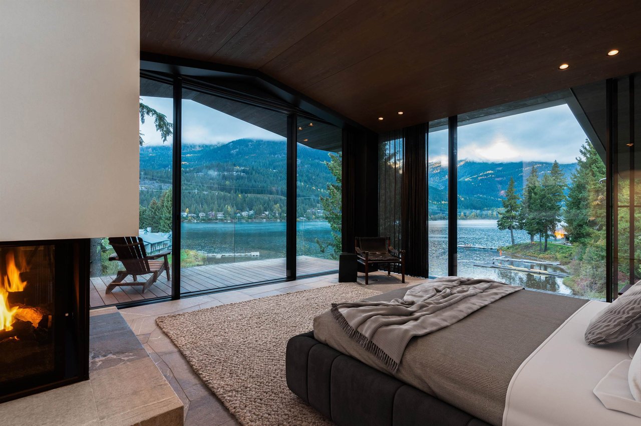 3296 Archibald Wy
