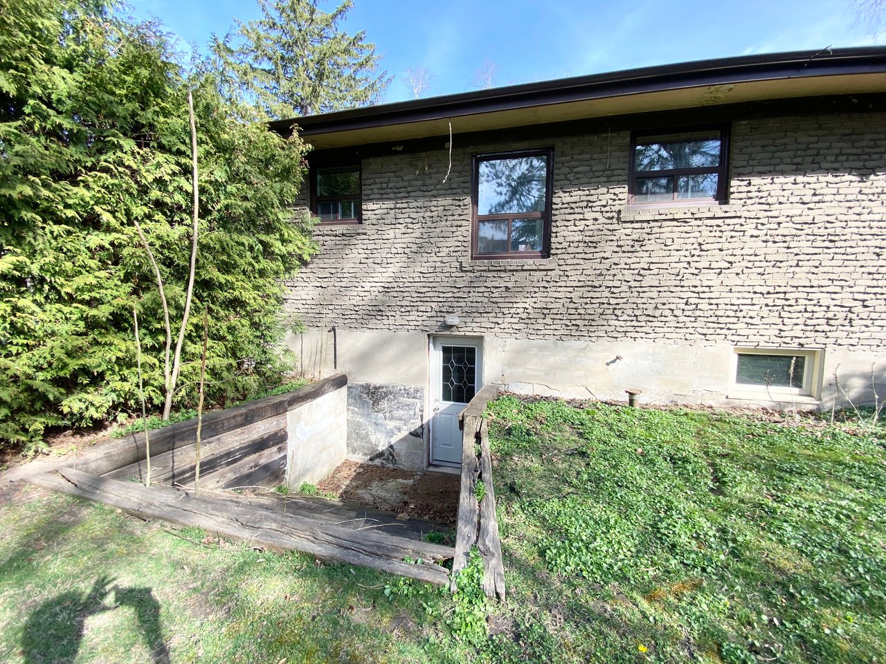 215 Briarhill Dr