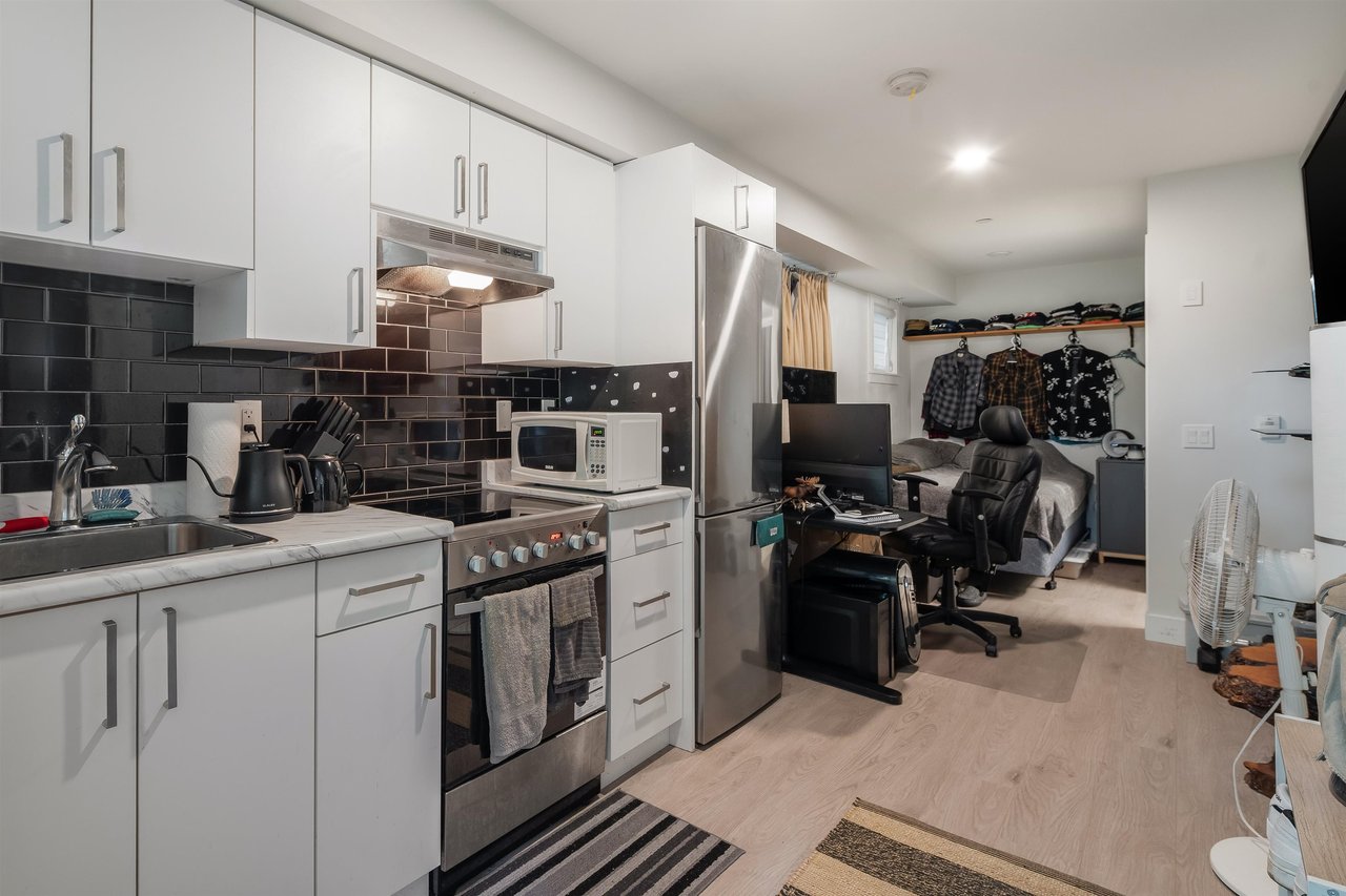 3-2717 Horley St