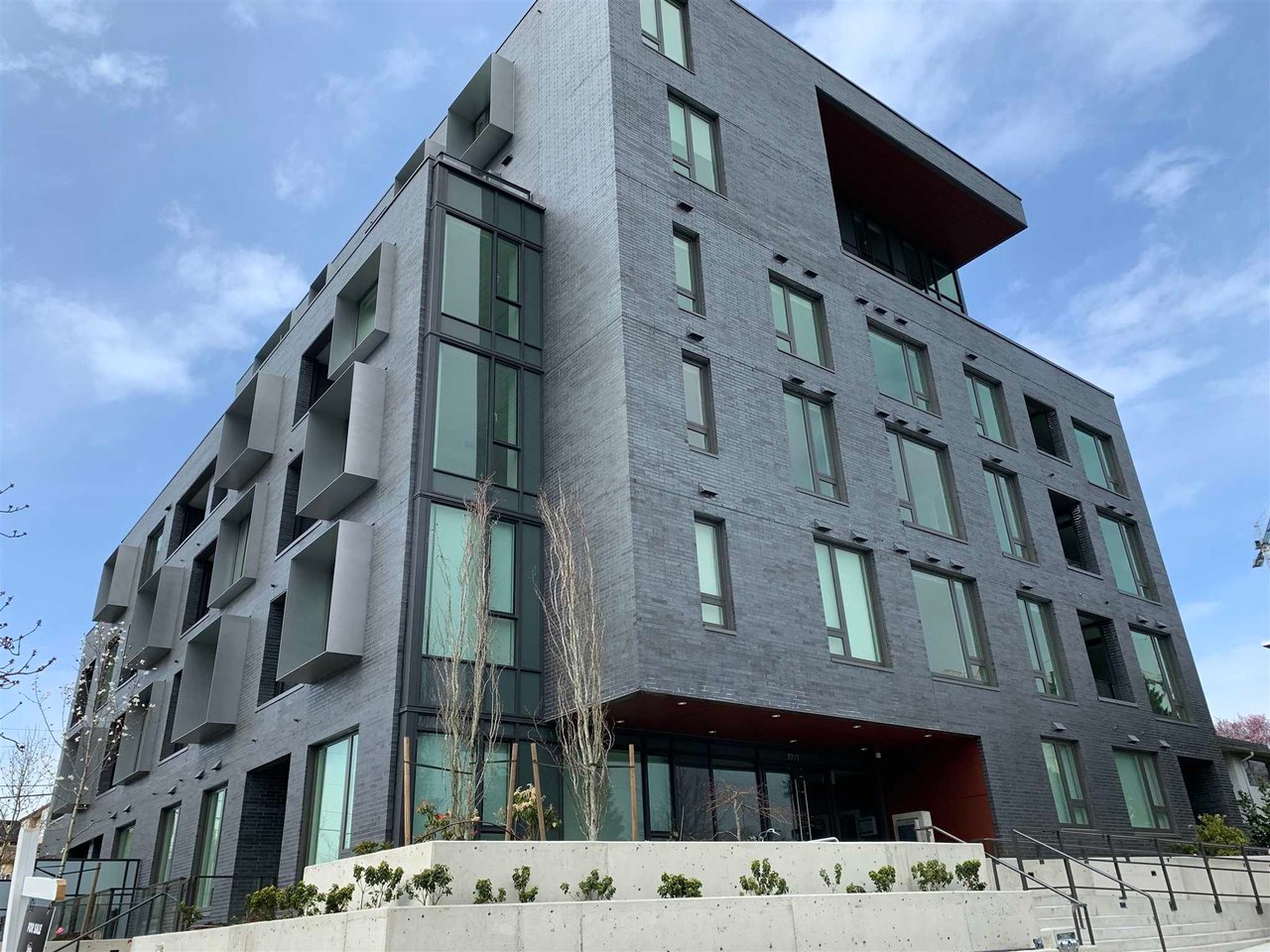 403-7777 Cambie St