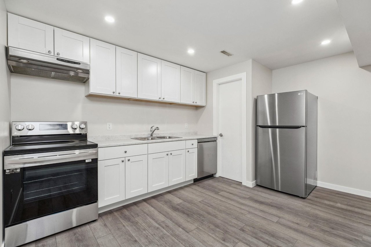 8118 153a St