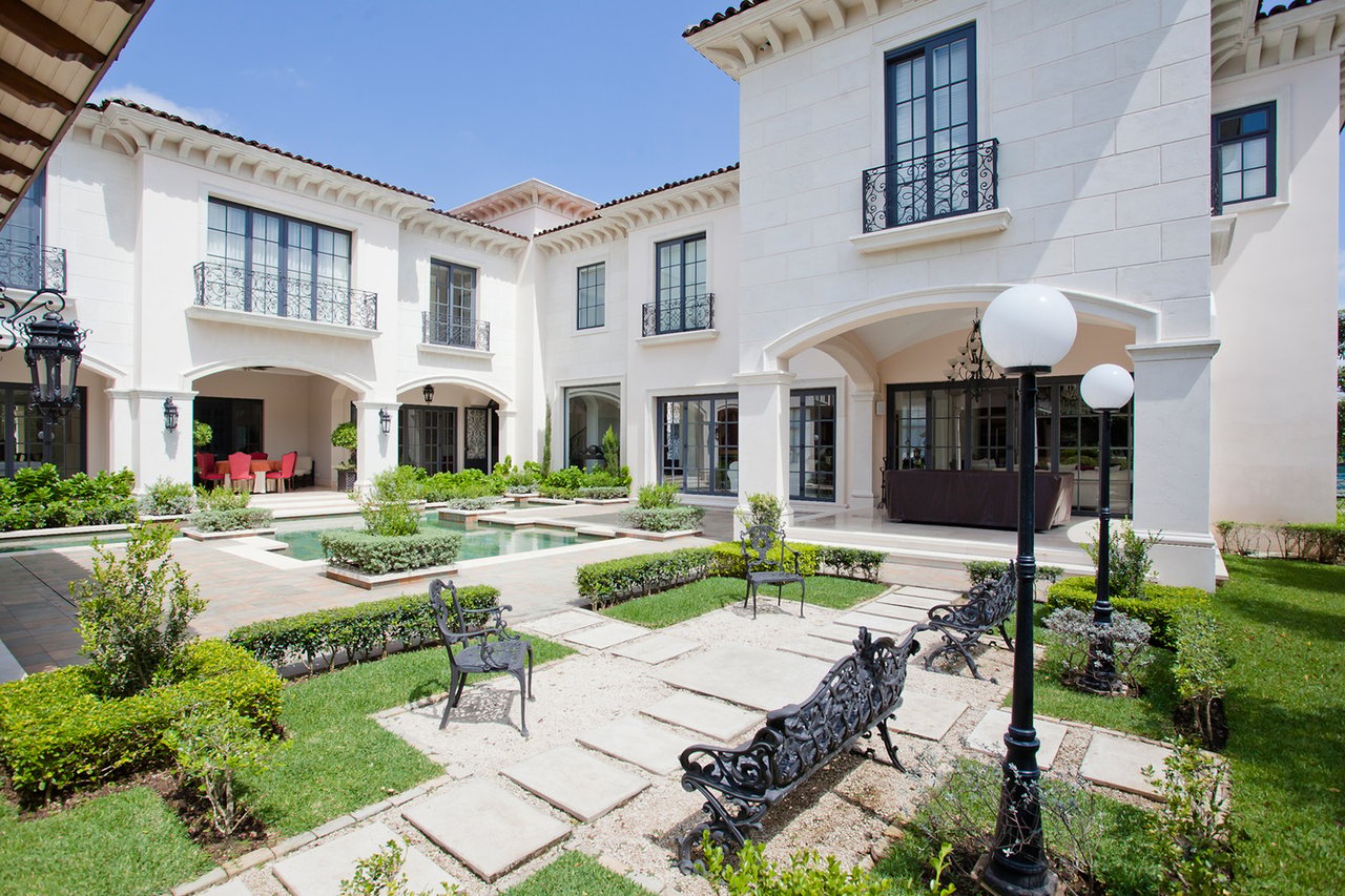 Contemporary Gated Estate, Santa Ana, San Jose