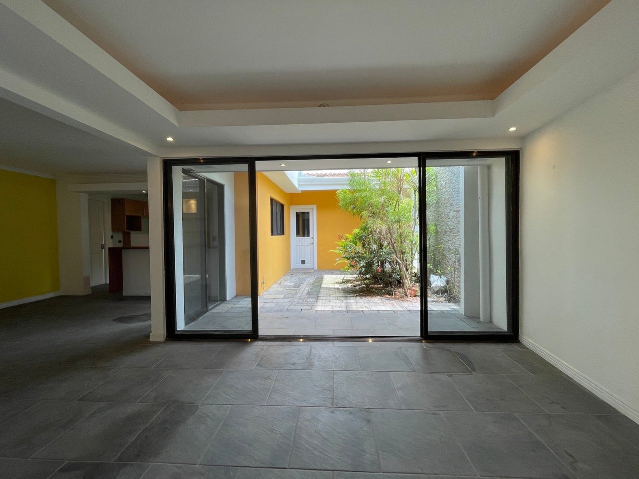 Modern Colonial Townhouse, Ciudad Colon, San Jose