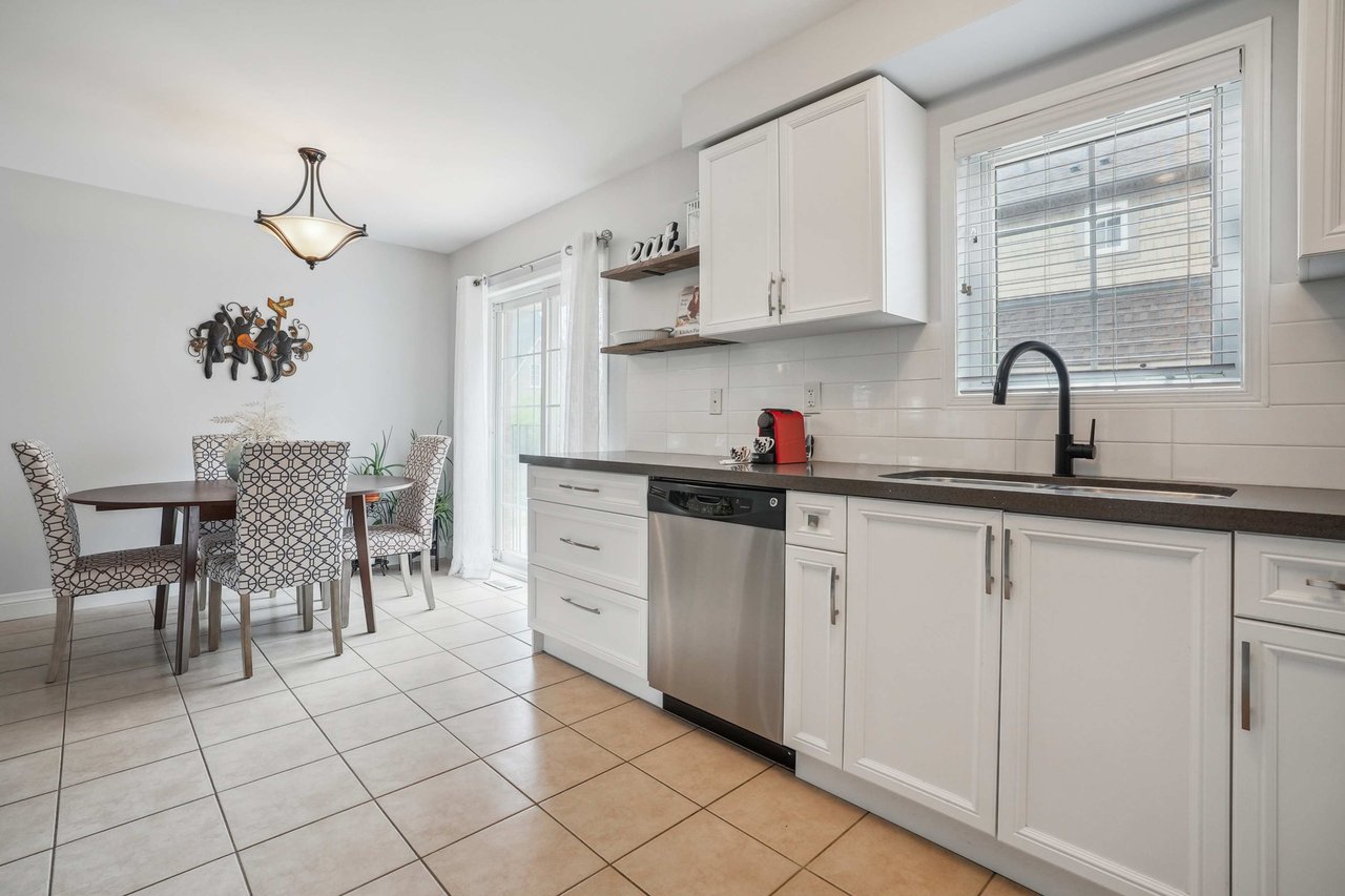 2-2360 Parkhaven Boulevard Unit: 2