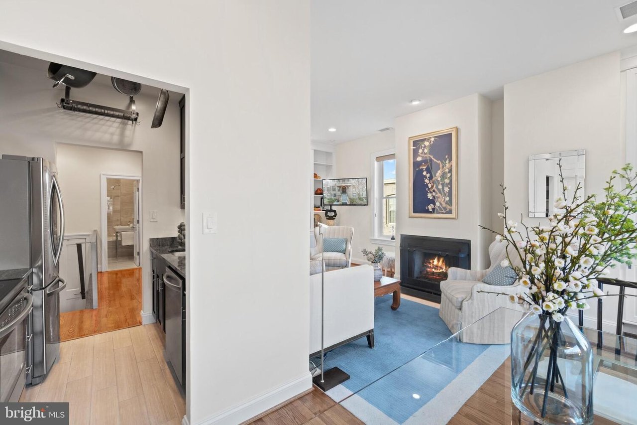 2101 N St NW, #205