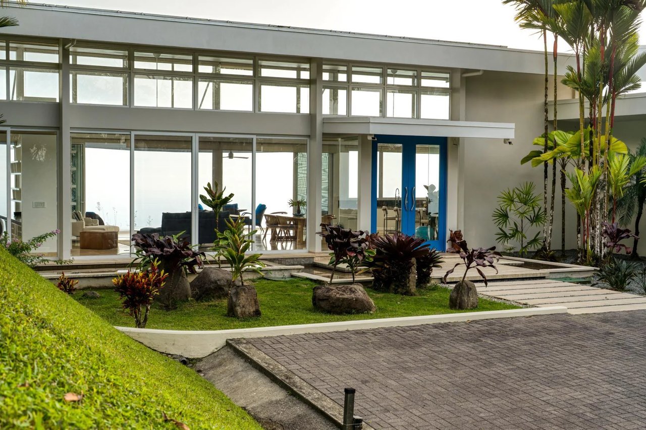 Solar Powered Luxury Home, Dominical, Puntarenas