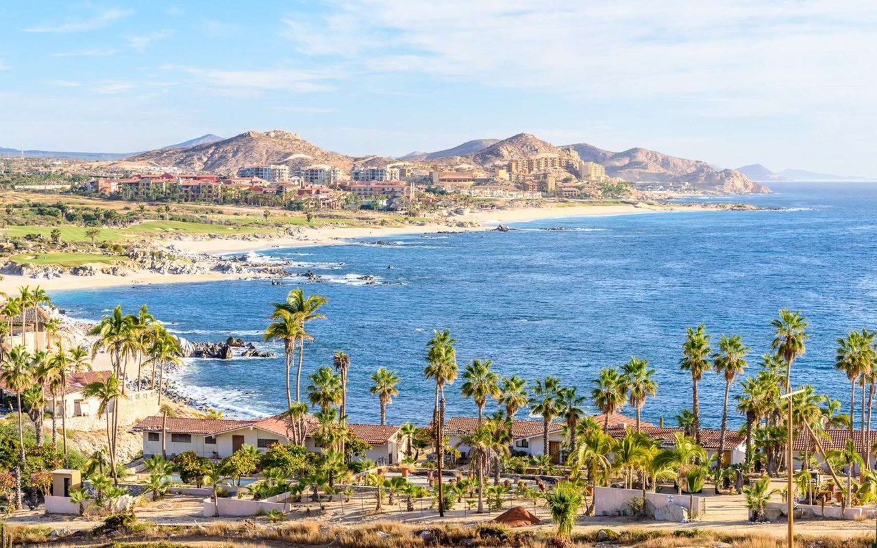 Ex-pat community on the beach in the Los Cabos desert