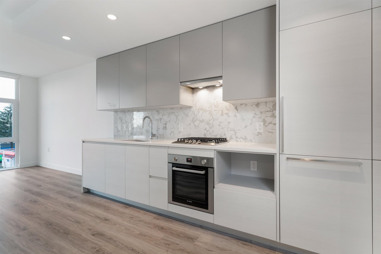 210-8181 Chester St
