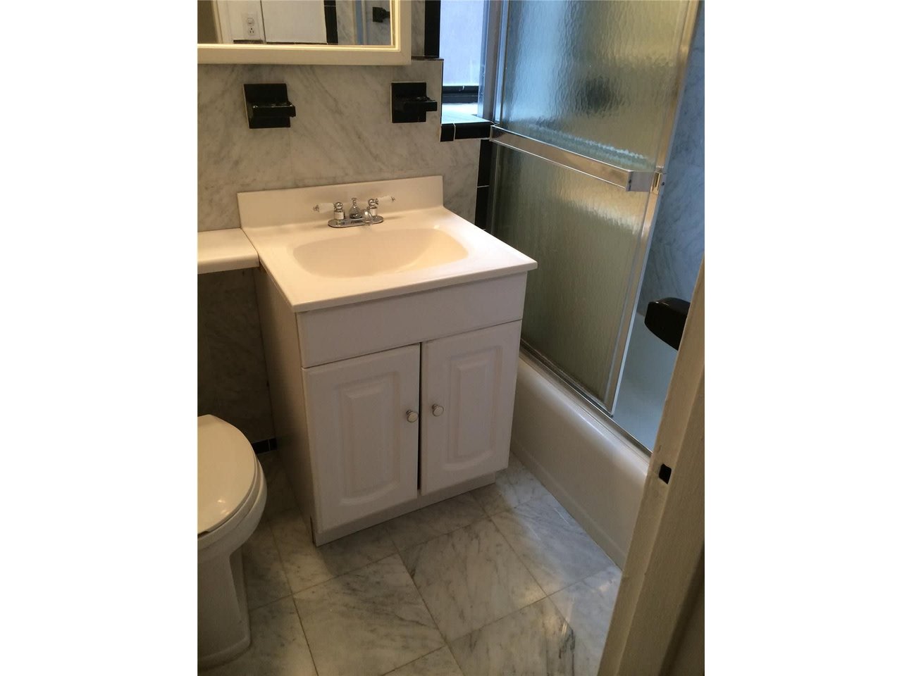 330 East 70th St, 4K