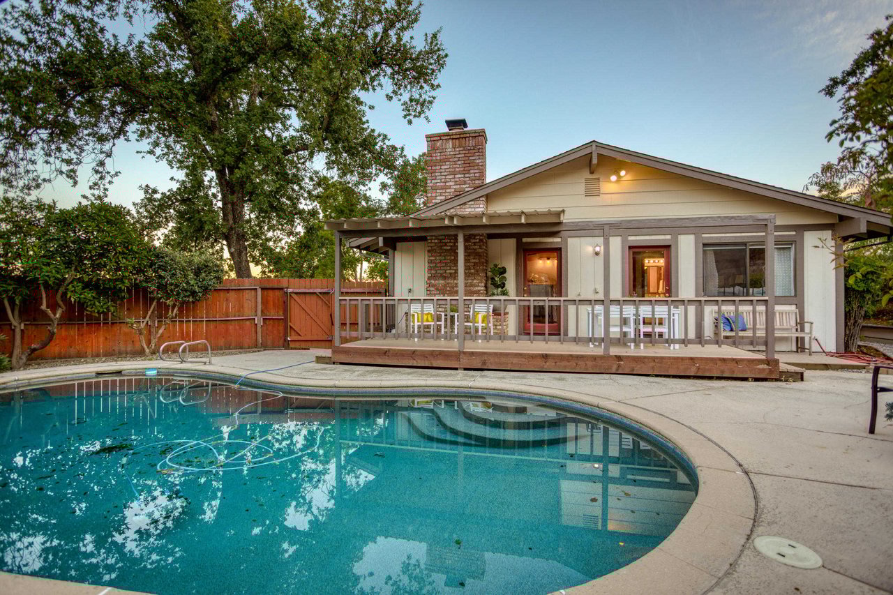 3404 Cessna Dr