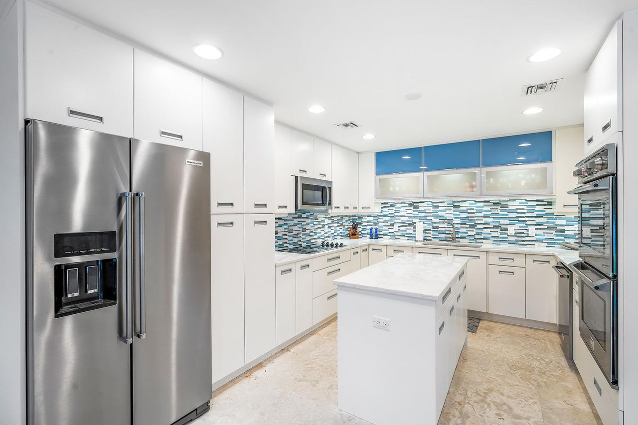 6422 Fox Run Cir