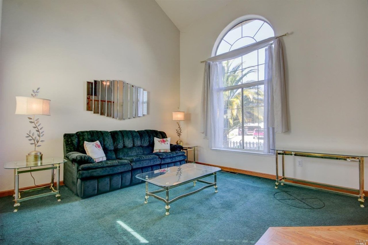 236 Belfiore Ln