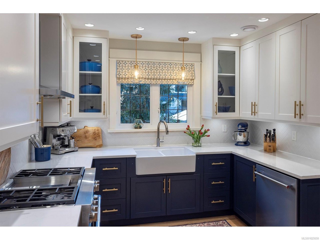 2350 Nottingham Rd, Oak Bay