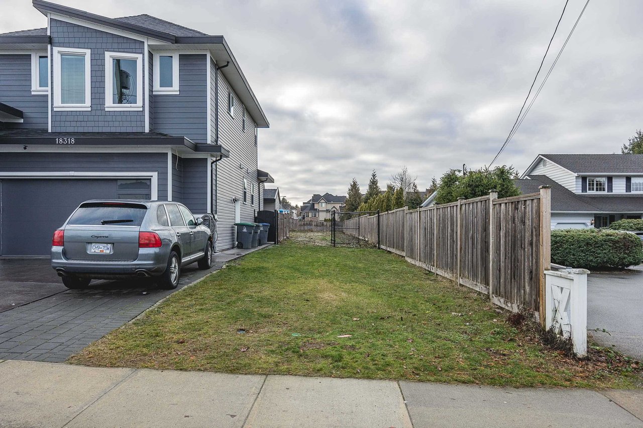 18310 68 Ave