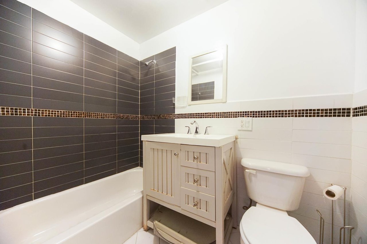 147 Grand Street, Apt 8