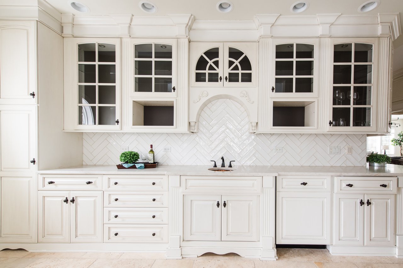 This Sophisticated Home Features A Commanding Presence 