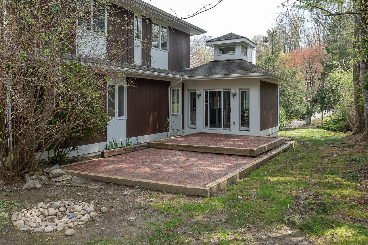 Modern Single Family Home 
