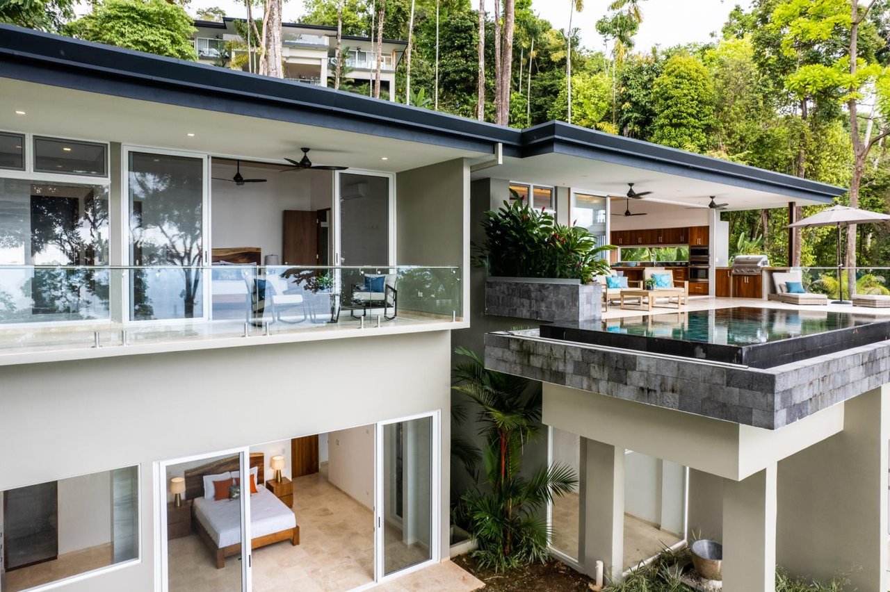 Modern Tropical 4 Bedroom Ocean View in Gated Community