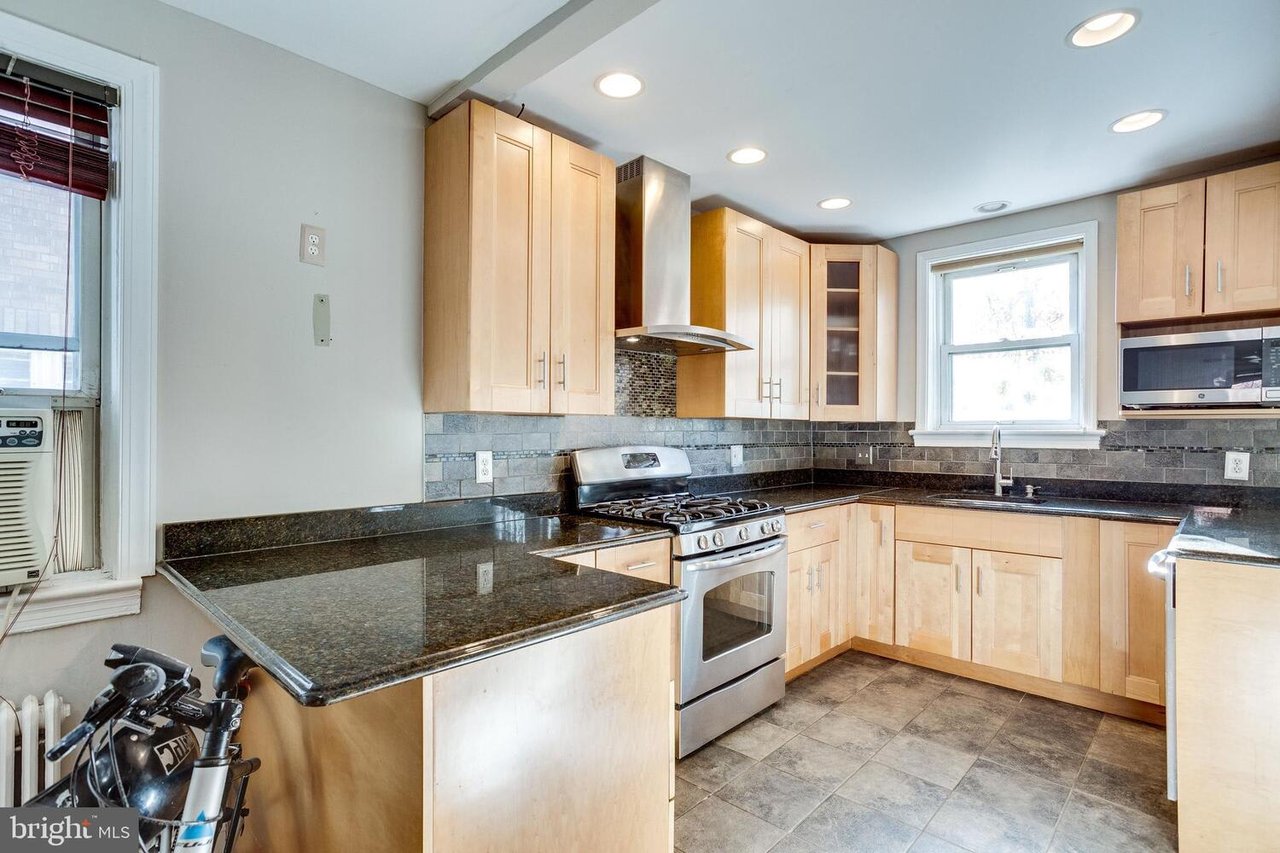 434 Longfellow St NW