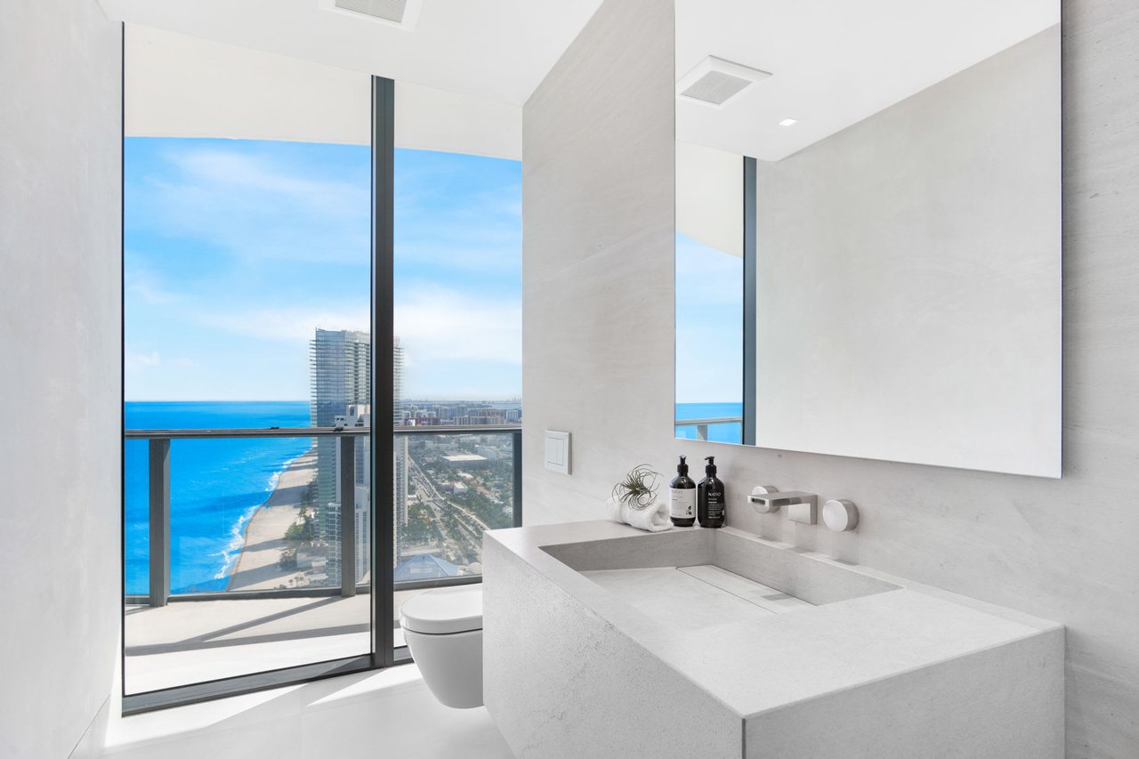 Regalia Sunny Isles PH 43