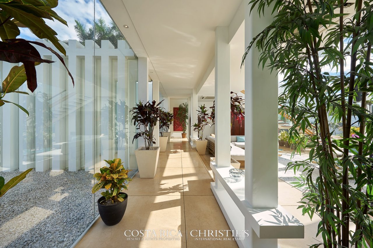 Oceanfront Casa Crystal