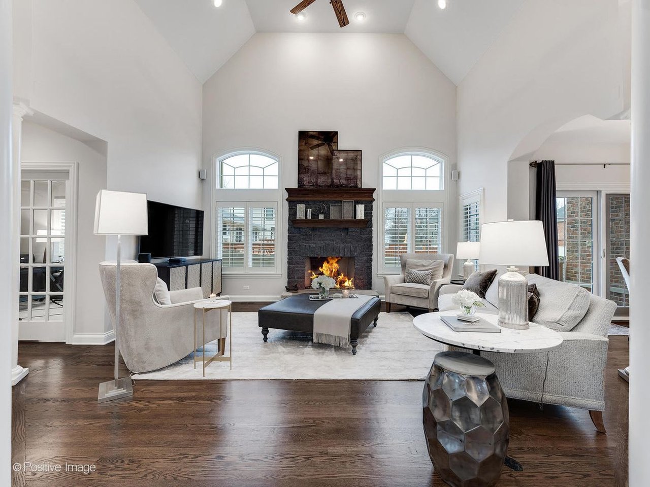 431 SKIPPING STONE LN