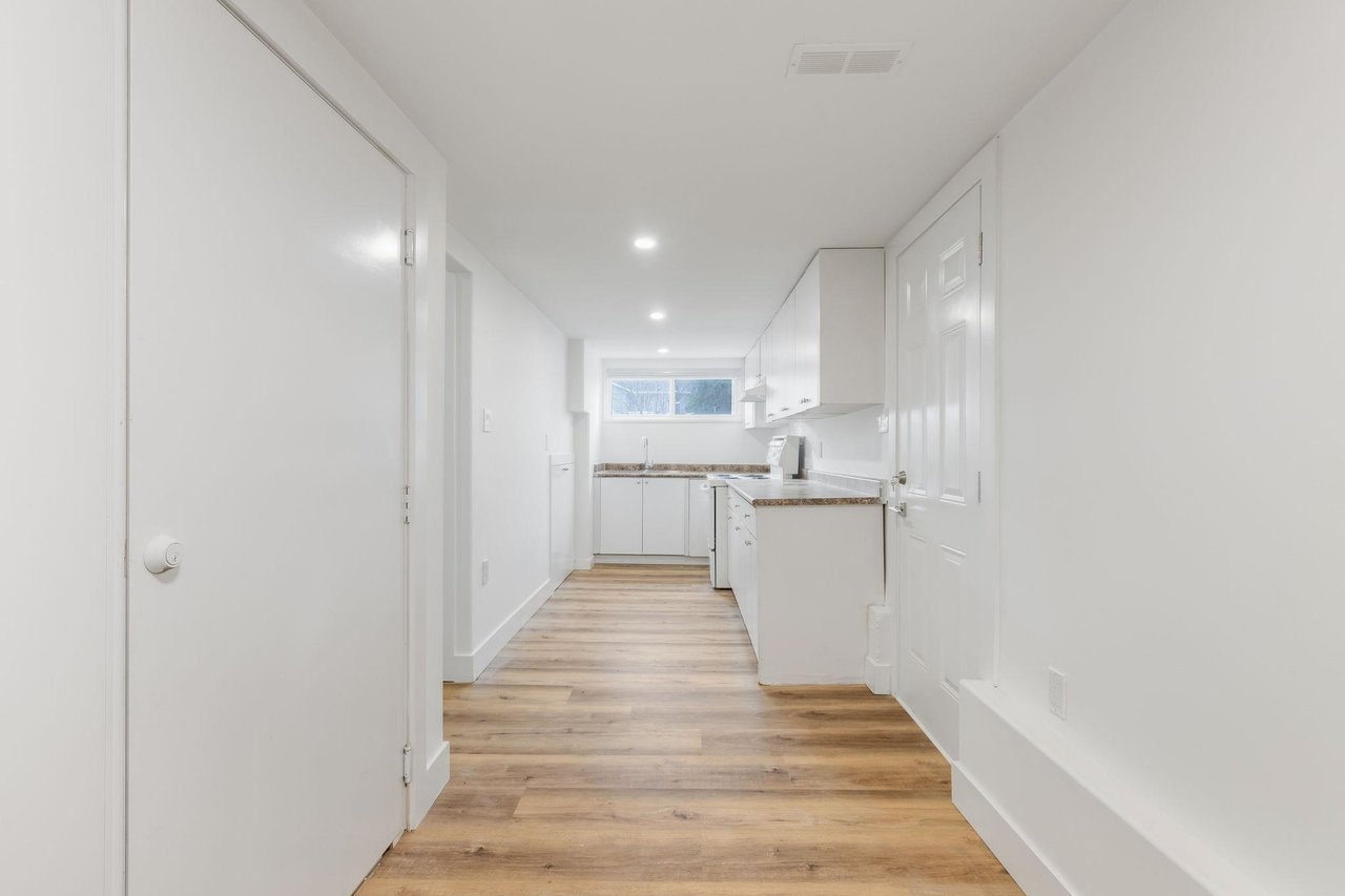 11443 87 Ave