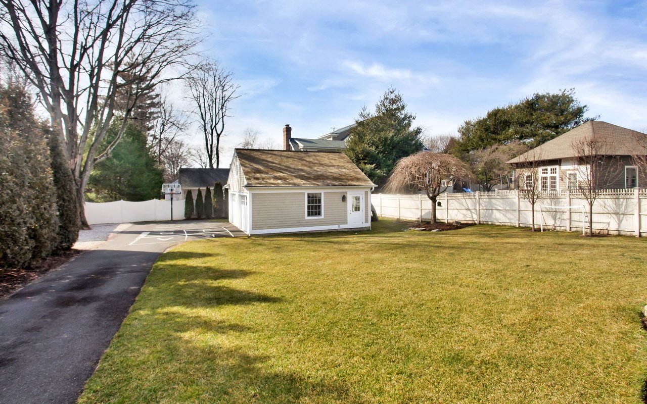 965 Old Post Rd
