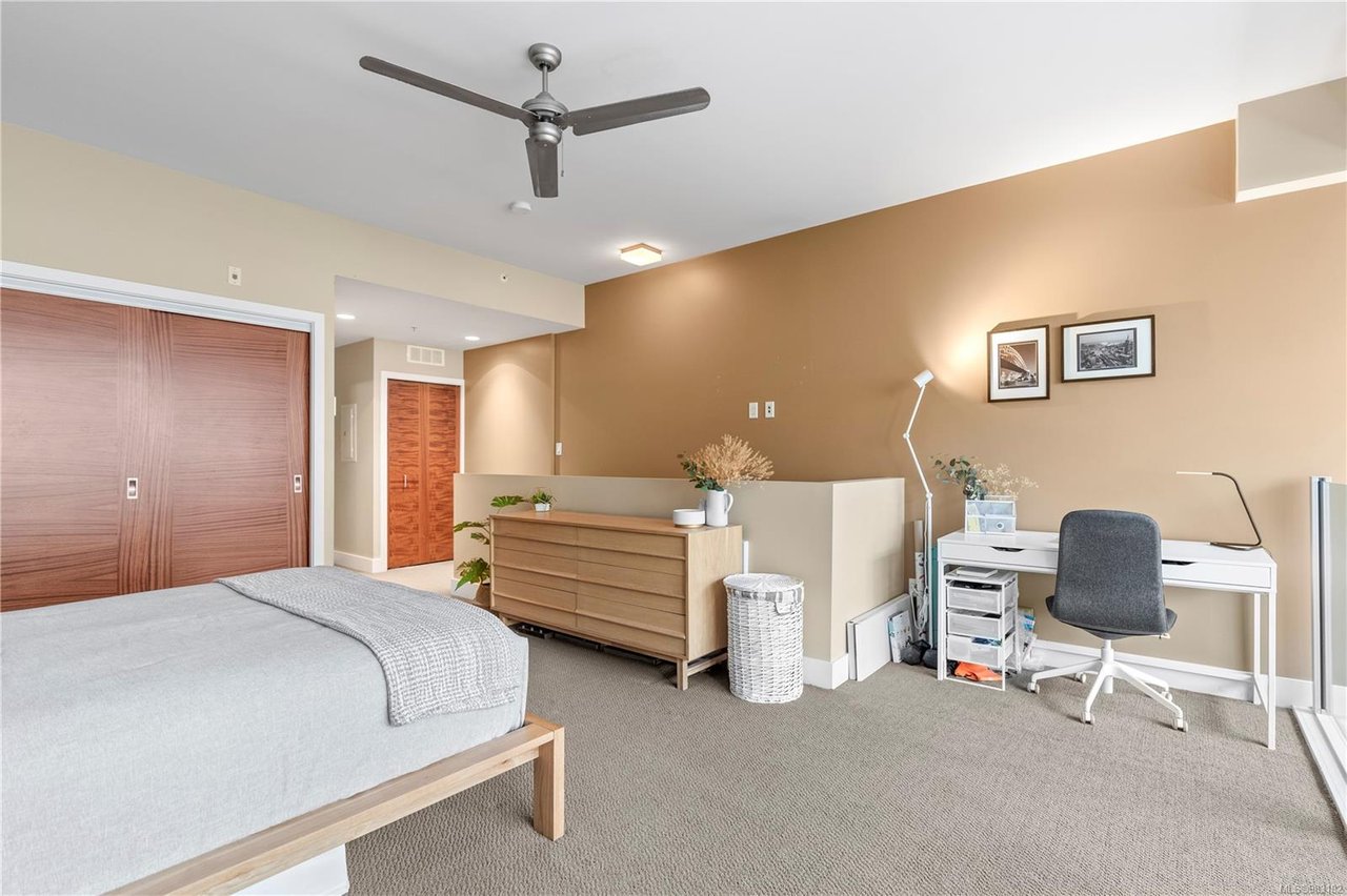 302-828 Rupert Terr, Victoria