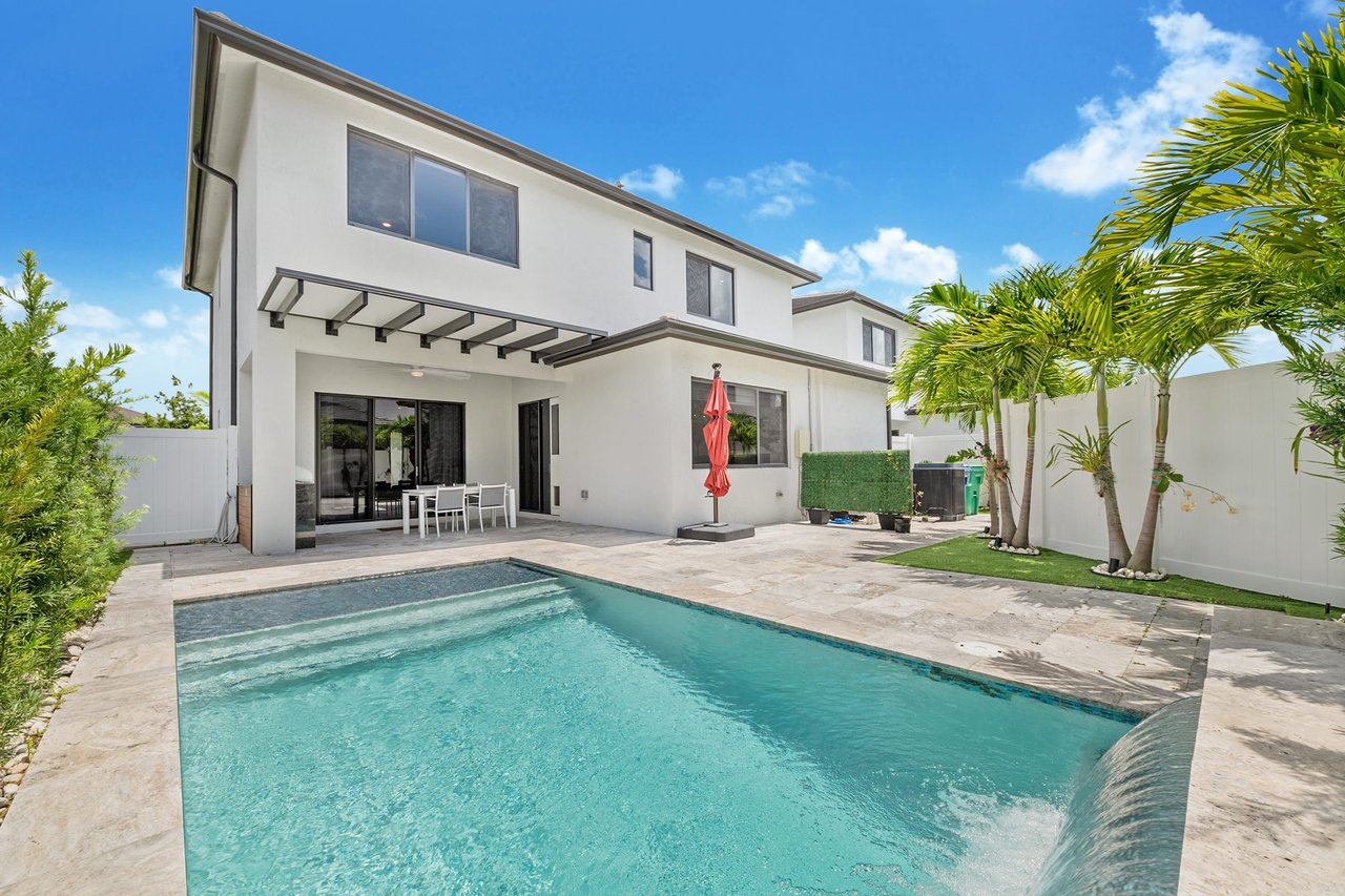 8118 NW 46th Terrace