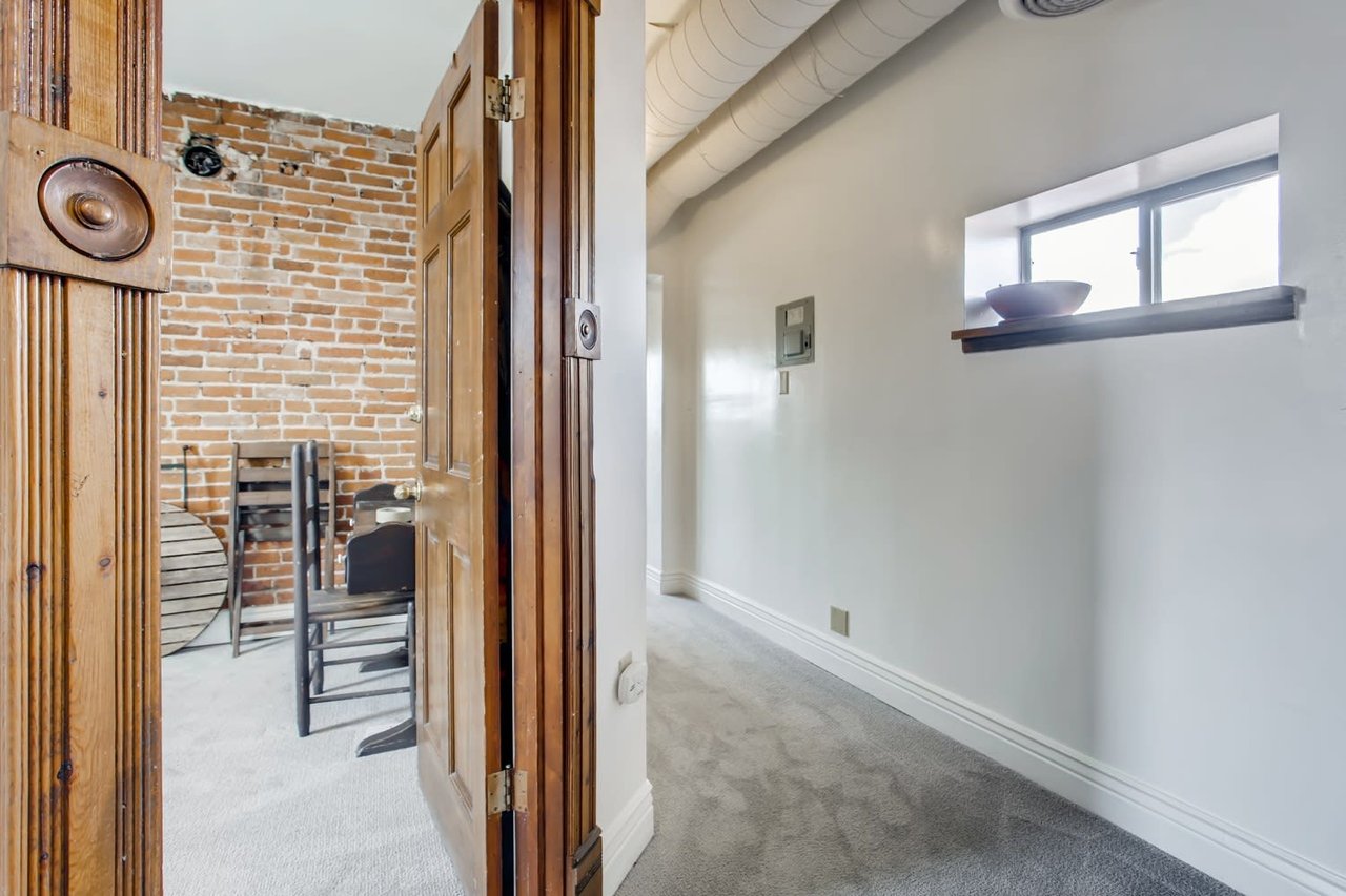 701 W 6th Ave
