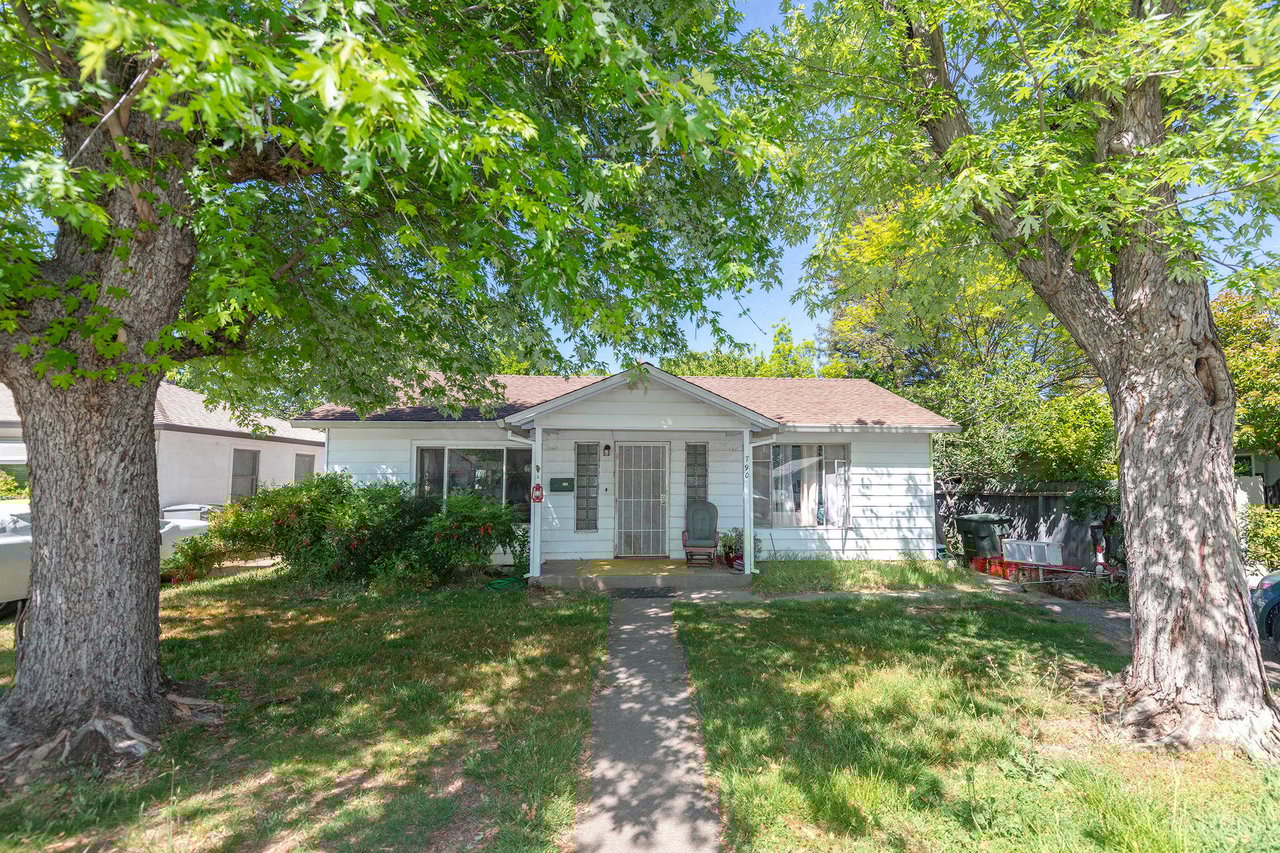 790 Locust St