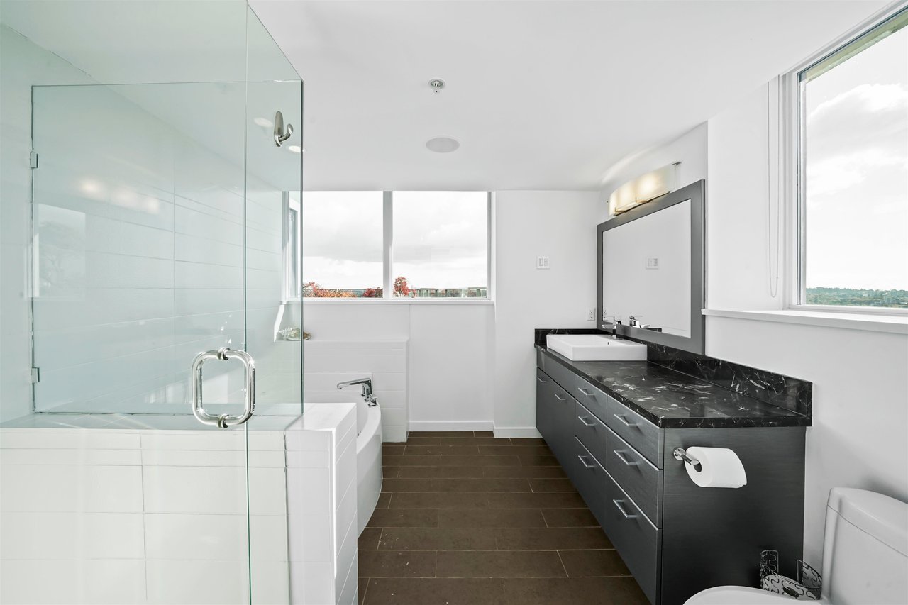 3905-188 Keefer Pl