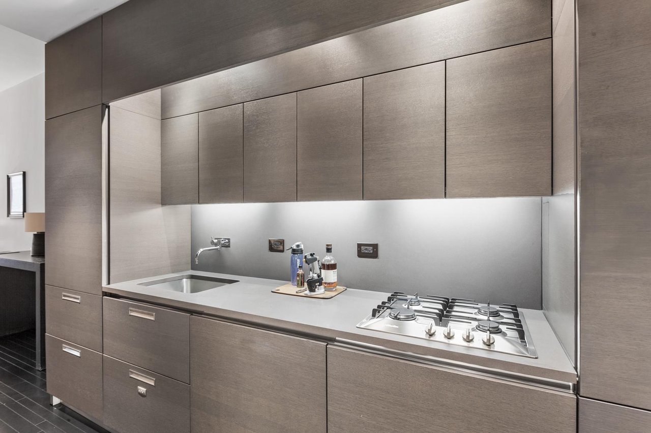 20 Pine Street, Apt 2503