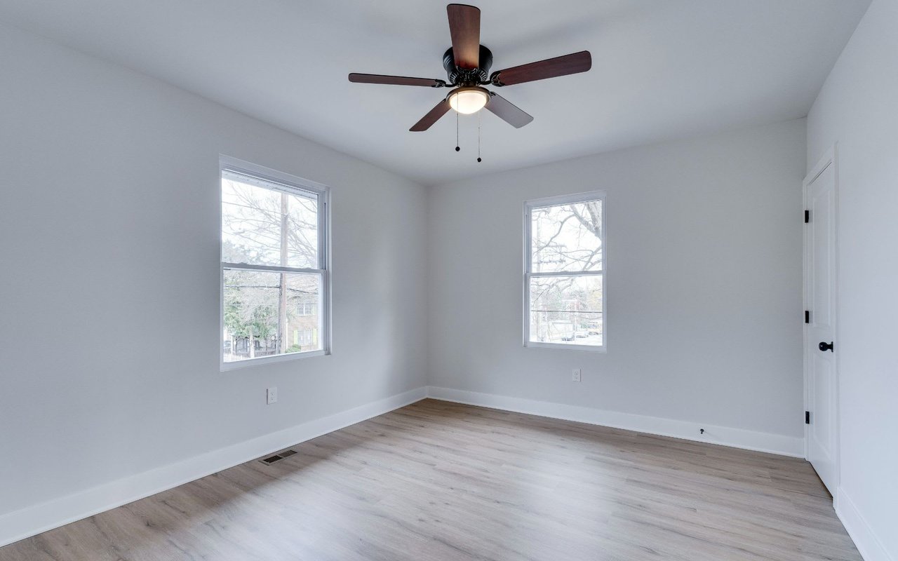 1011 Taylor St NE