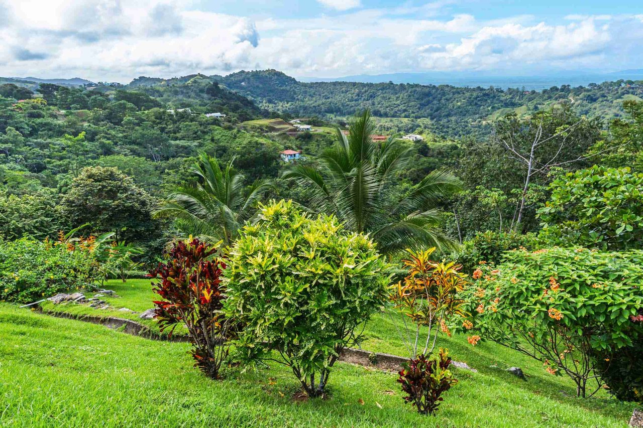 Luxurious Home with Great Outdoor Living Space and Incredible Panoramic Valley & Ocean Views in Chontales near Ojochal Costa Rica