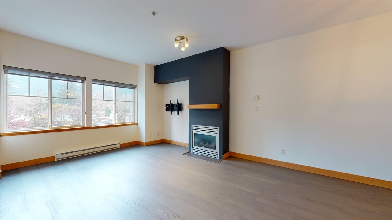 30-1800 Mamquam Rd
