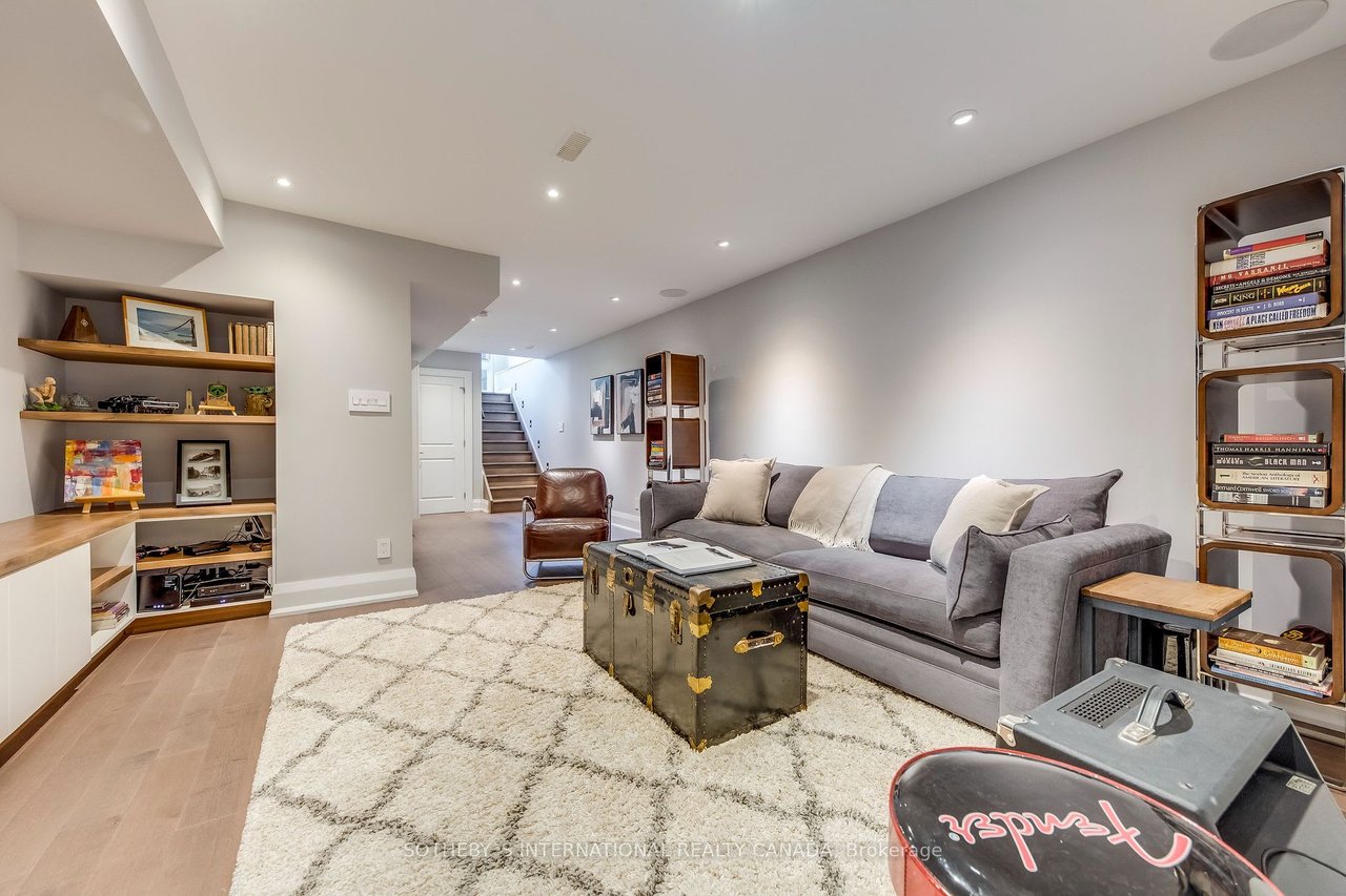 152 Riverdale Ave